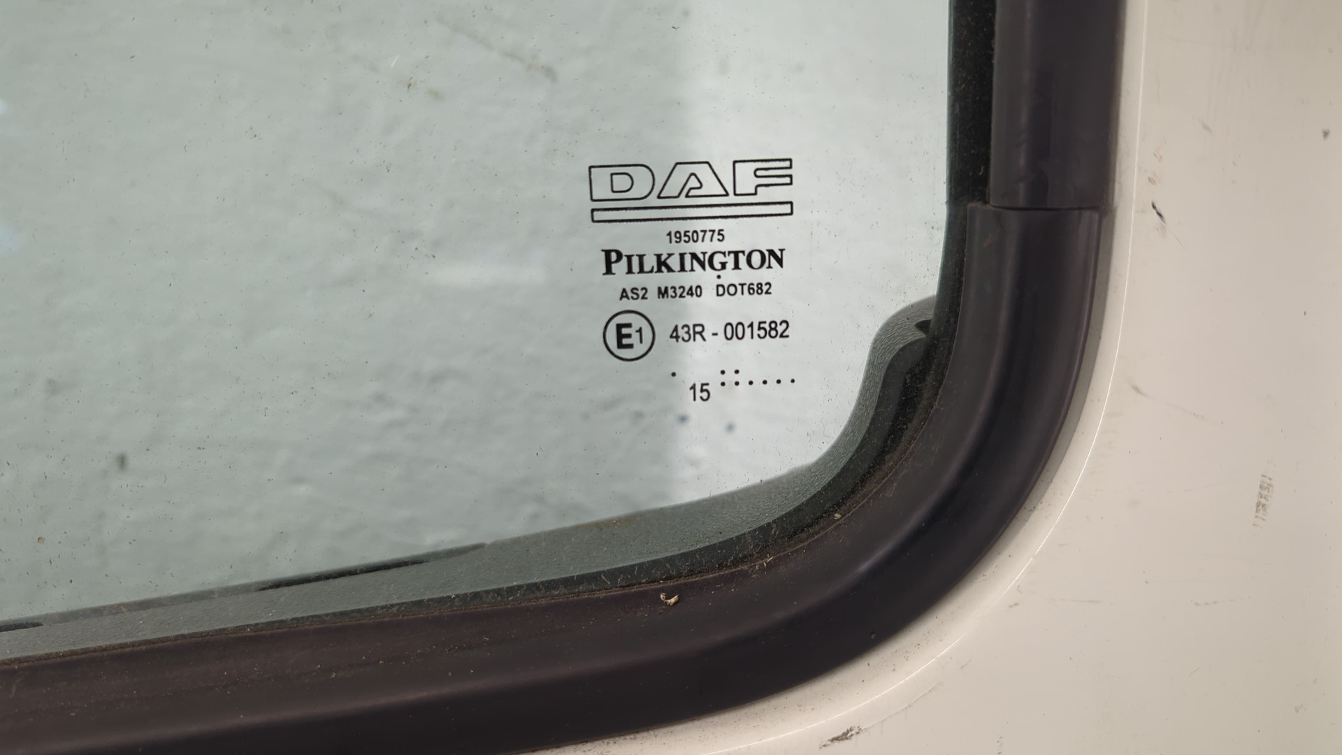 Дверь передняя левая