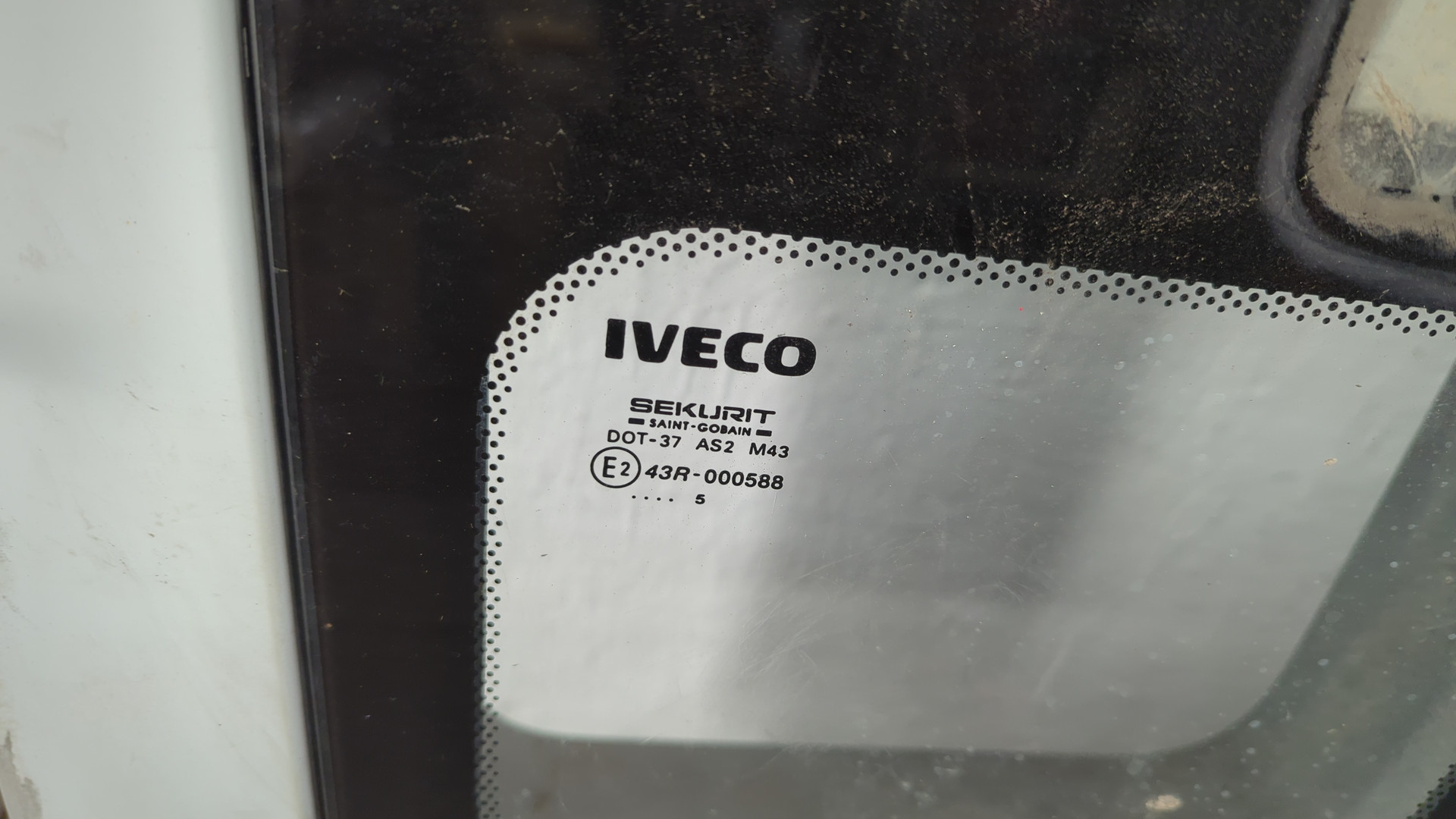 Дверь передняя левая