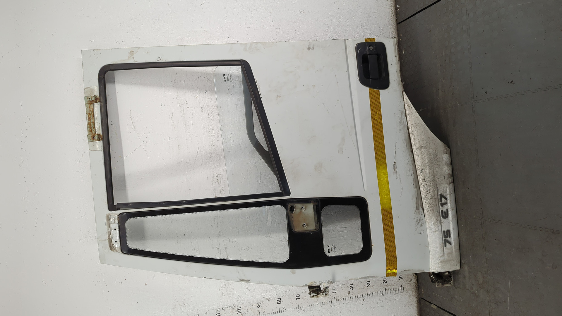 Дверь передняя левая