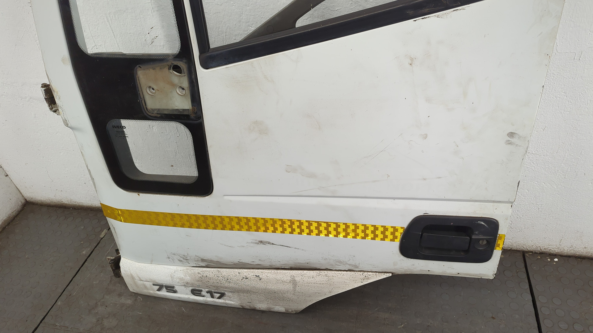 Дверь передняя левая