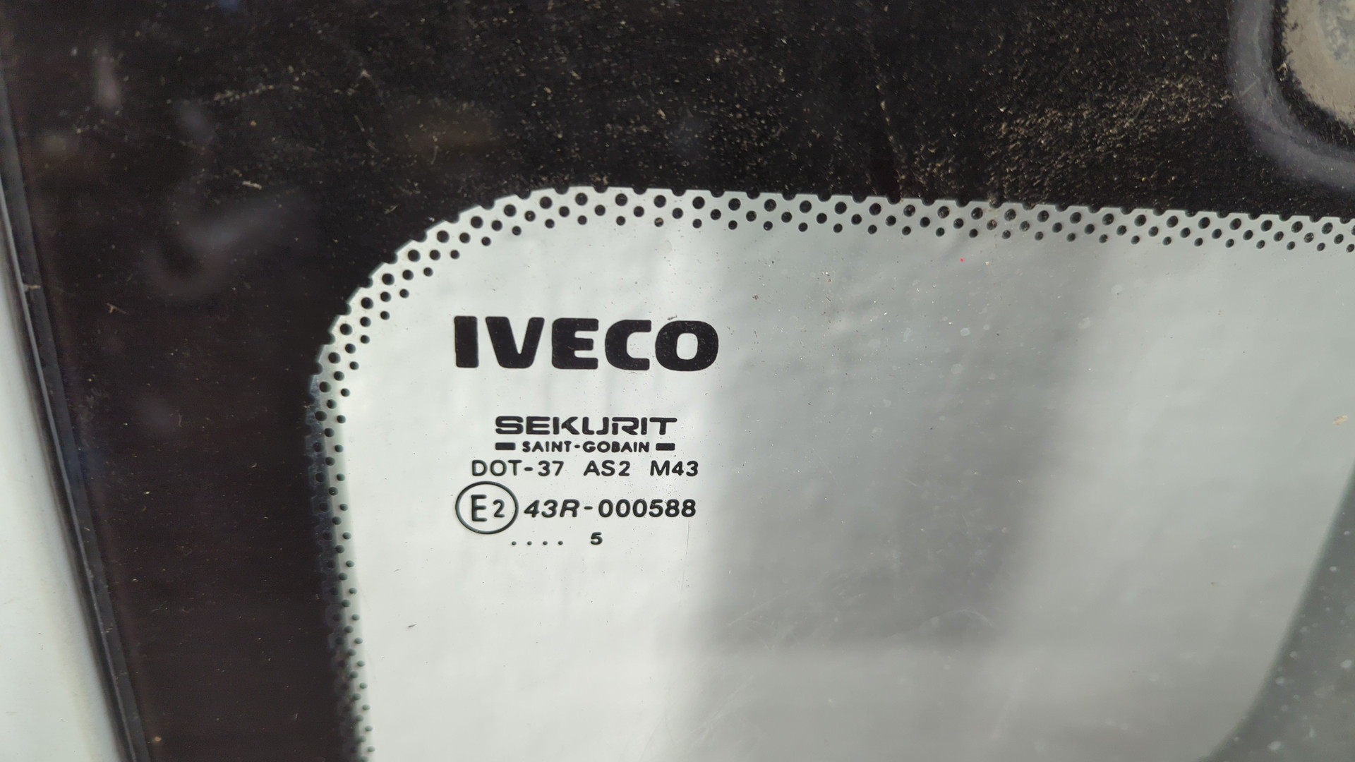 Дверь передняя левая