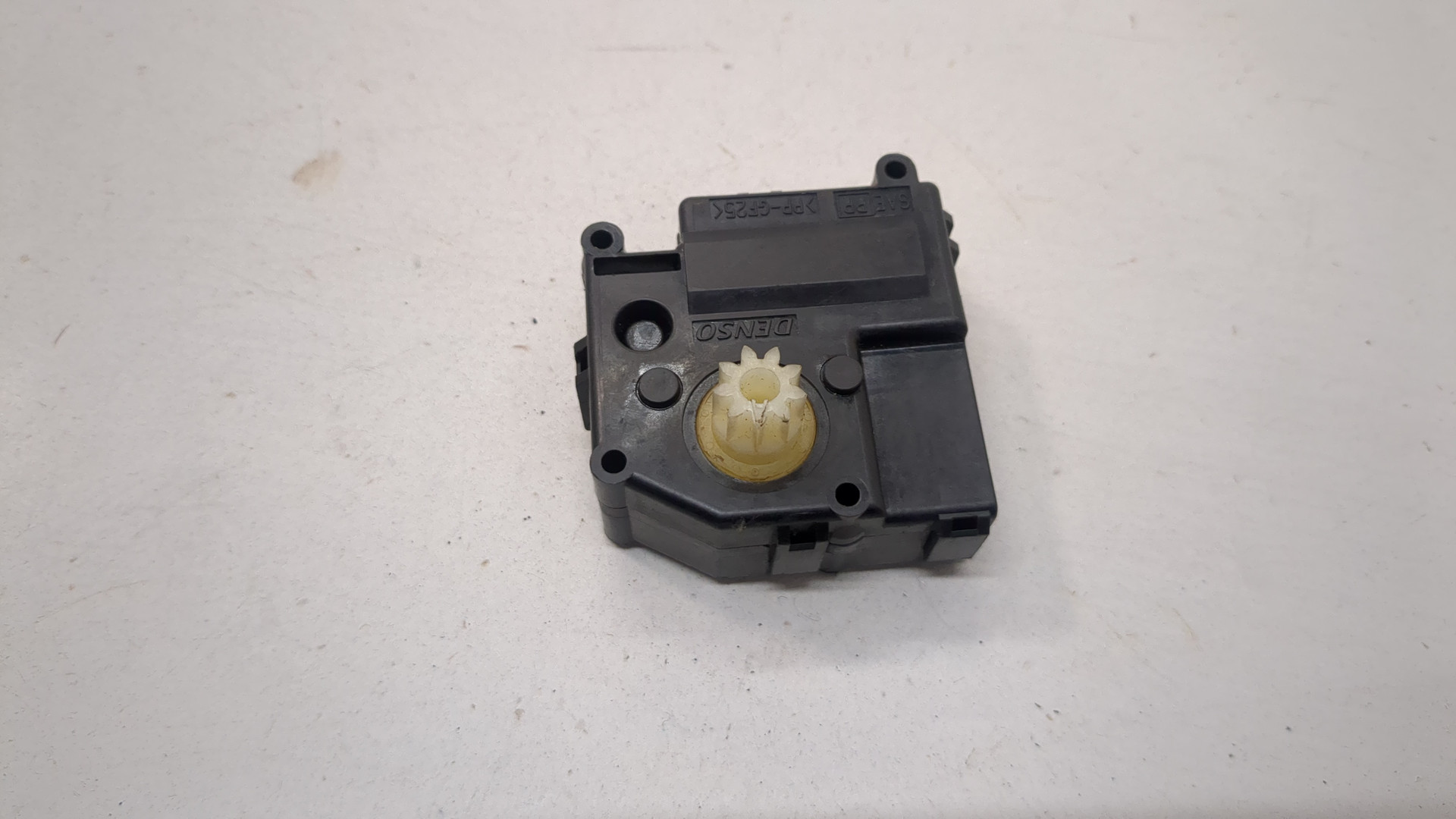 Моторчик заслонки печки