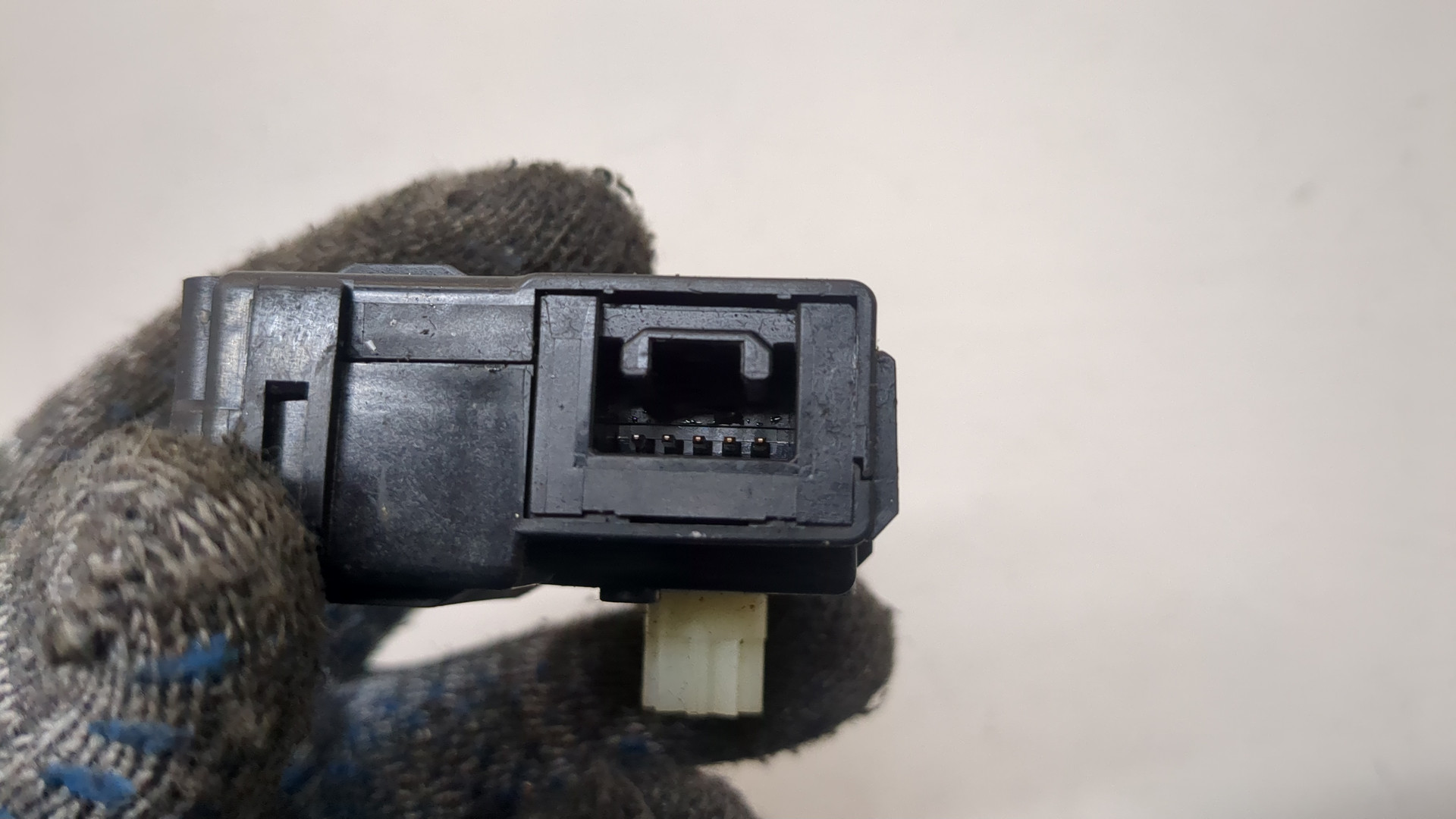 Моторчик заслонки печки