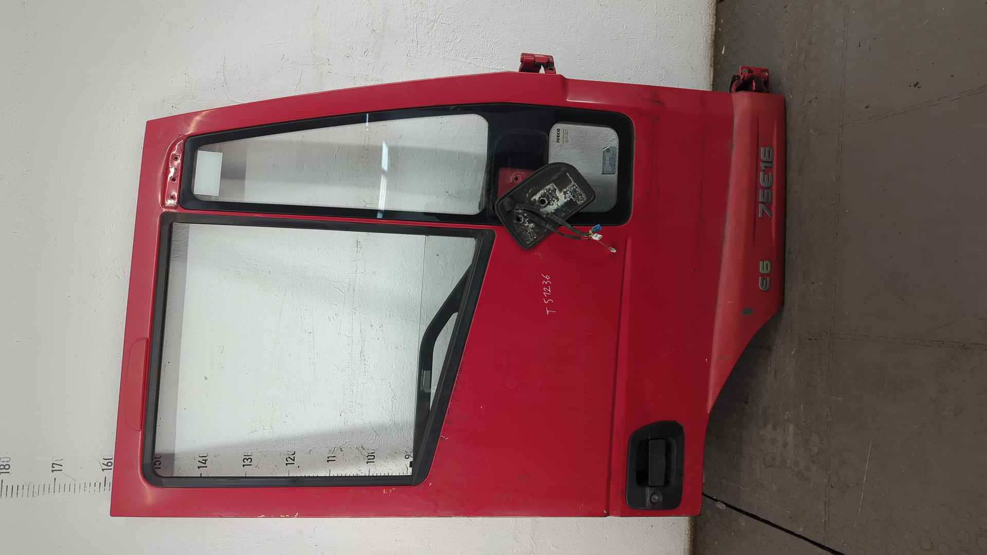 Дверь передняя правая