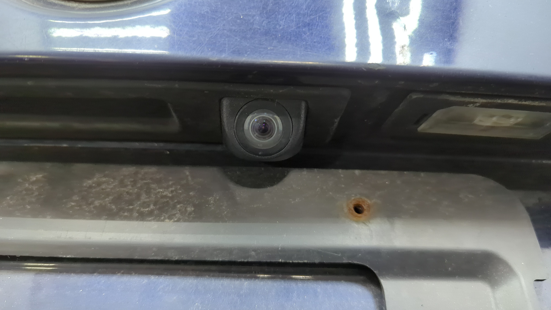 Дверь багажника