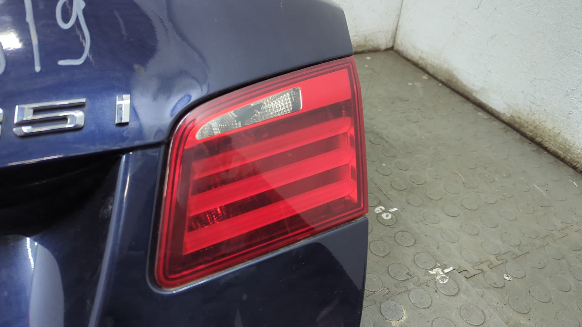 Дверь багажника