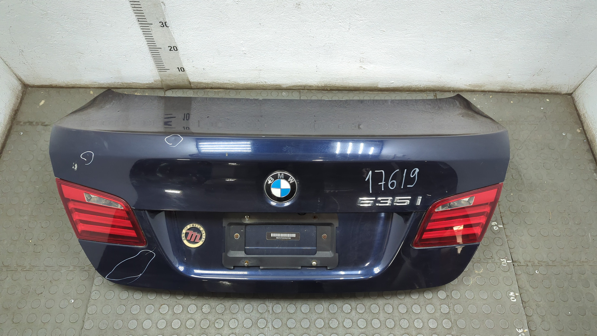 Дверь багажника