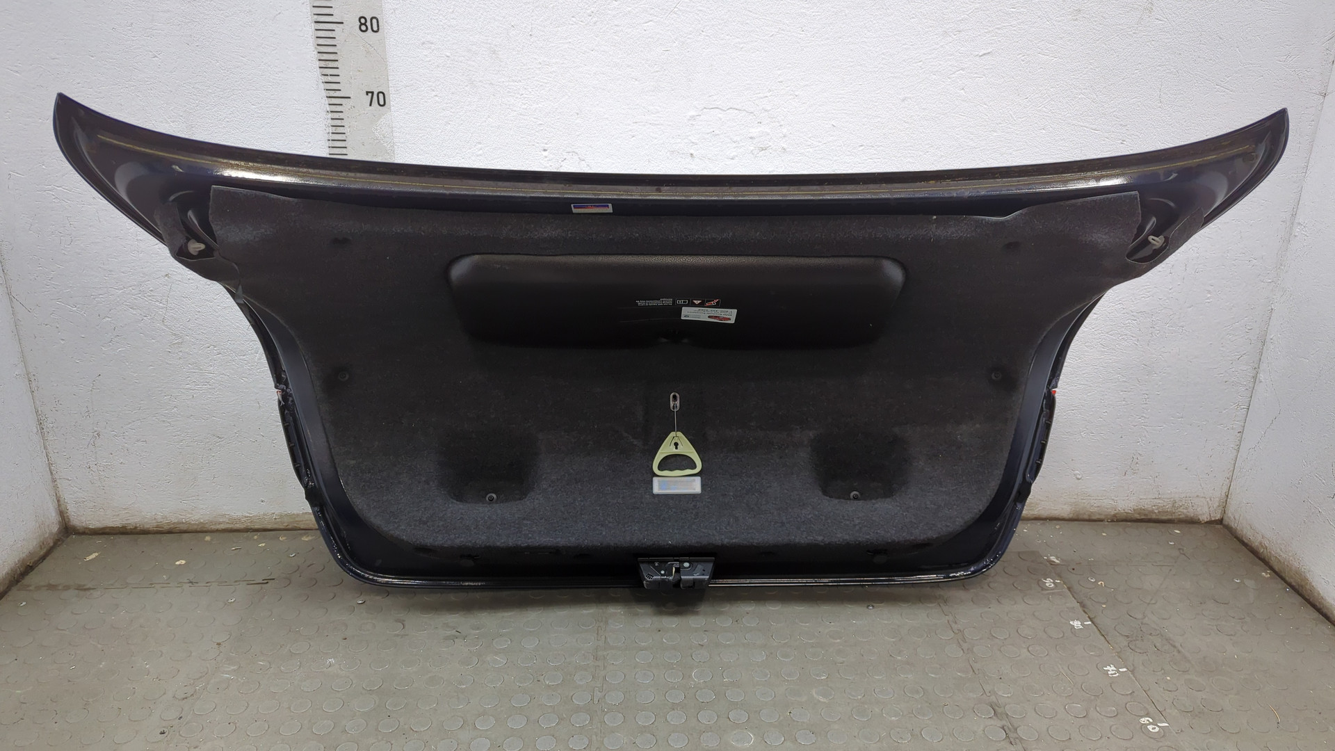 Дверь багажника