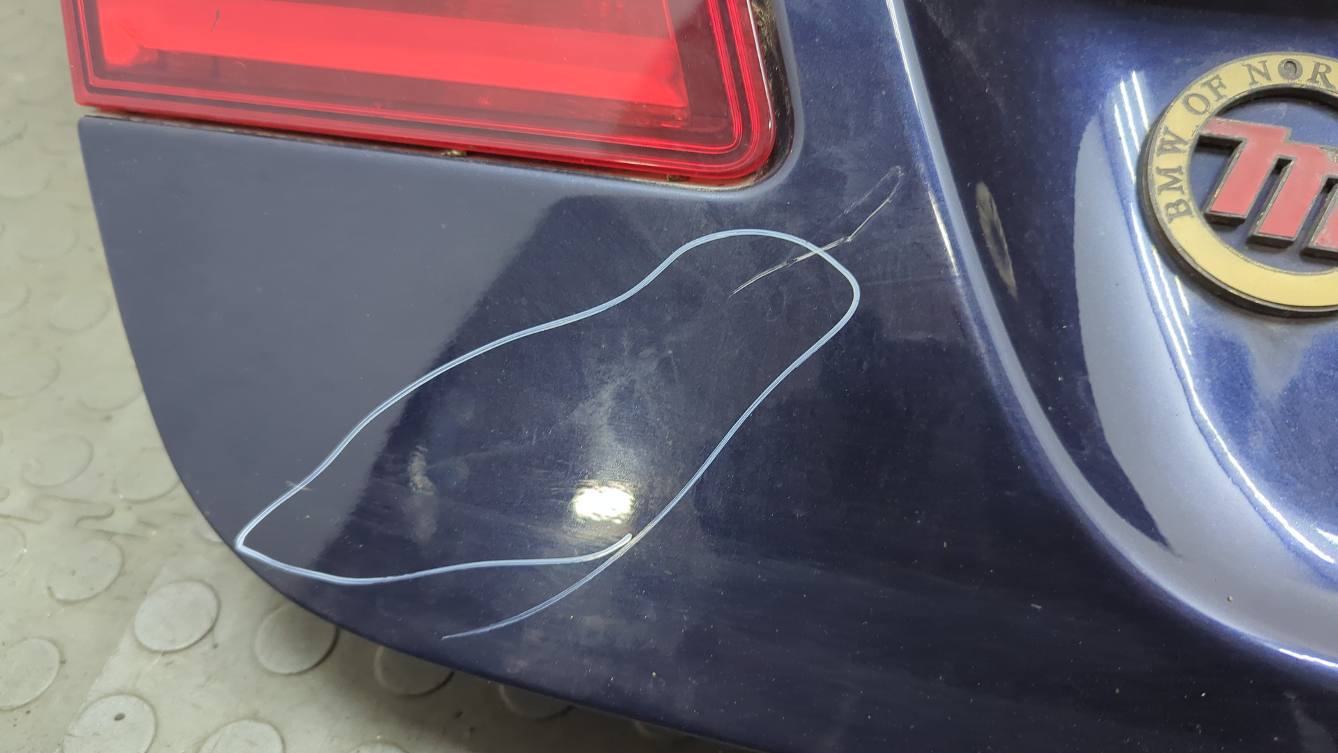 Дверь багажника