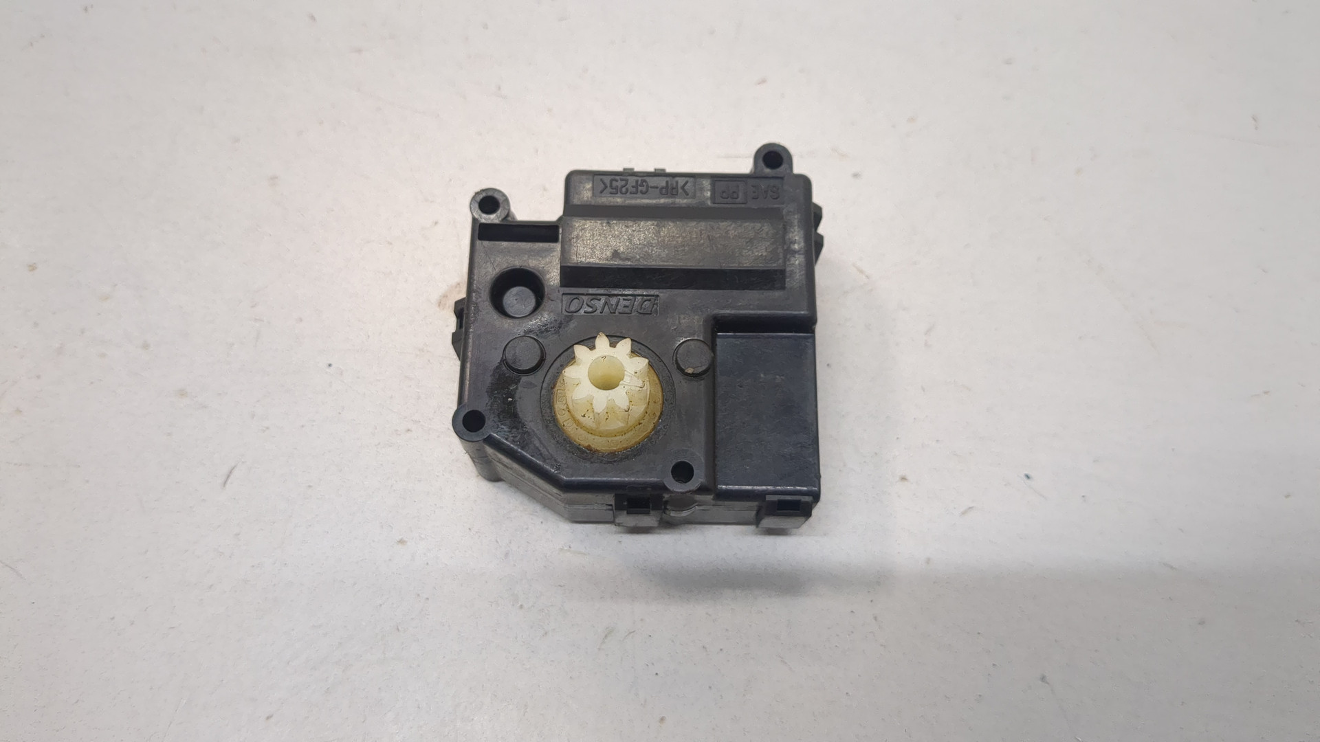 Моторчик заслонки печки