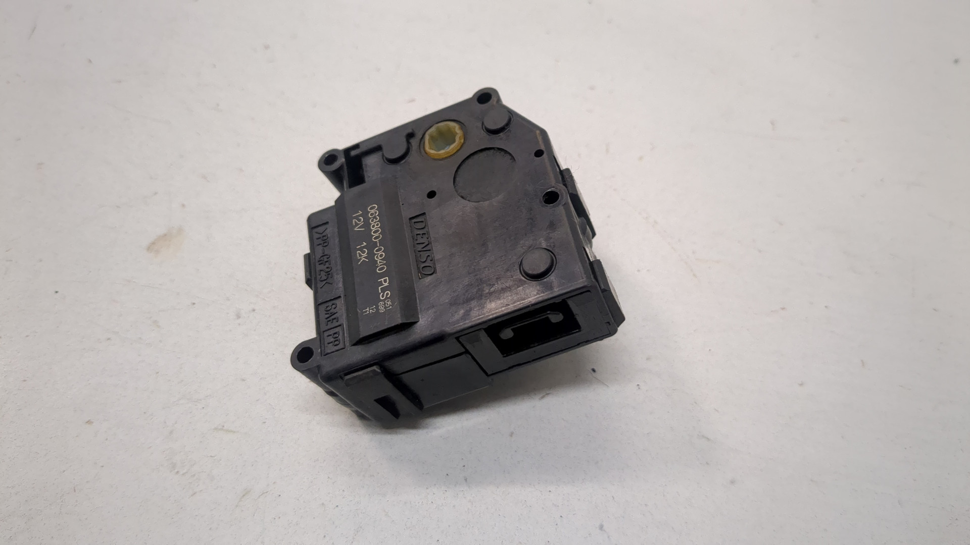 Моторчик заслонки печки