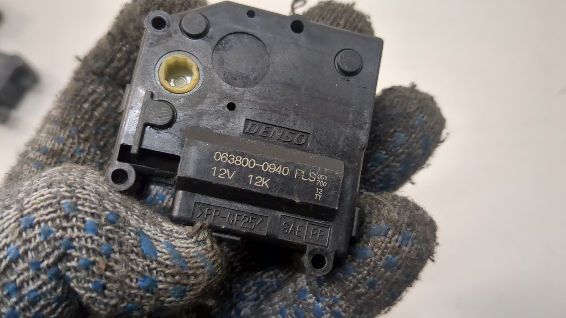 Моторчик заслонки печки