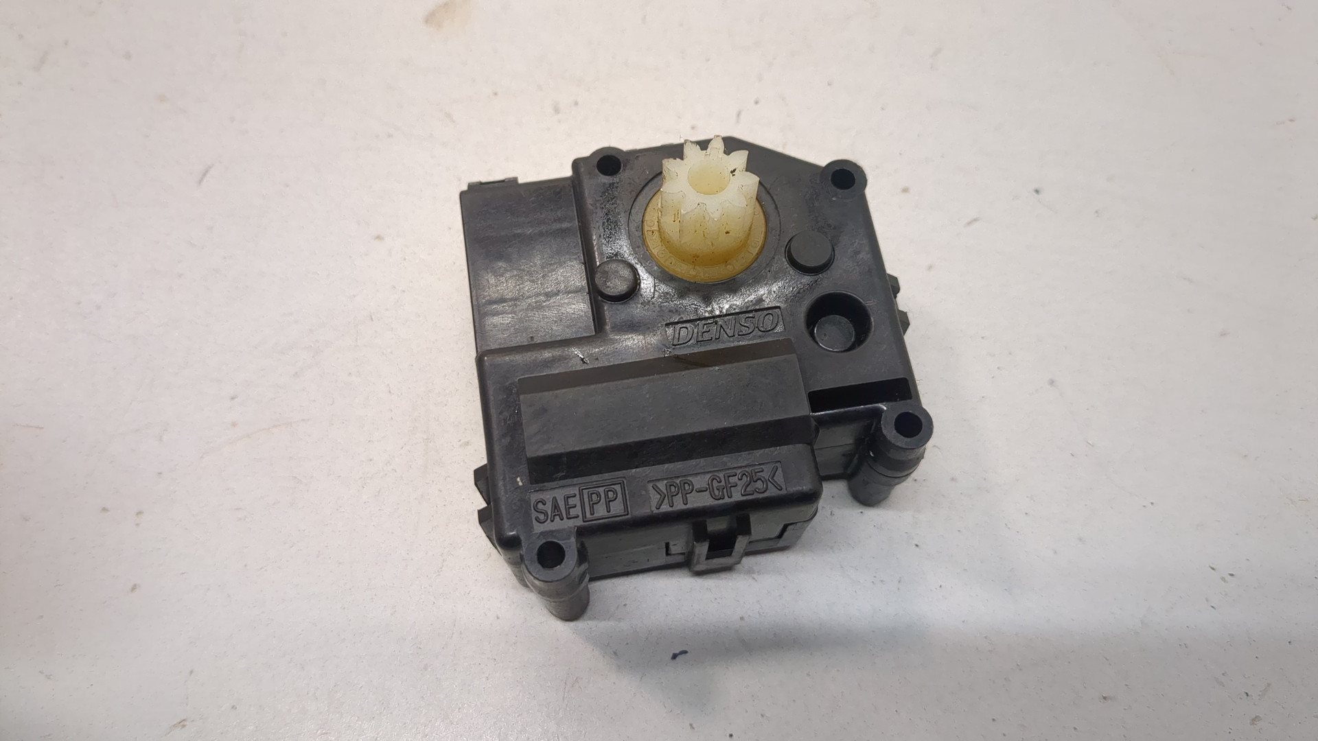 Моторчик заслонки печки