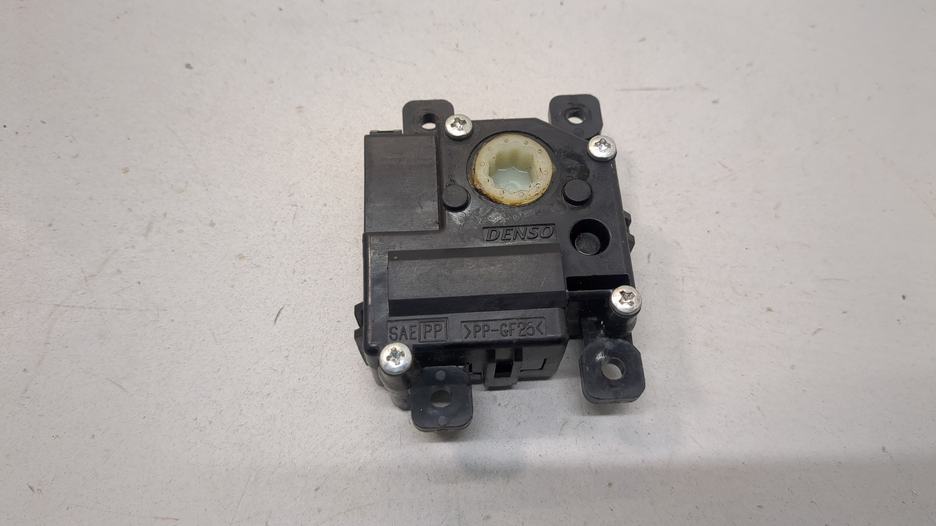 Моторчик заслонки печки