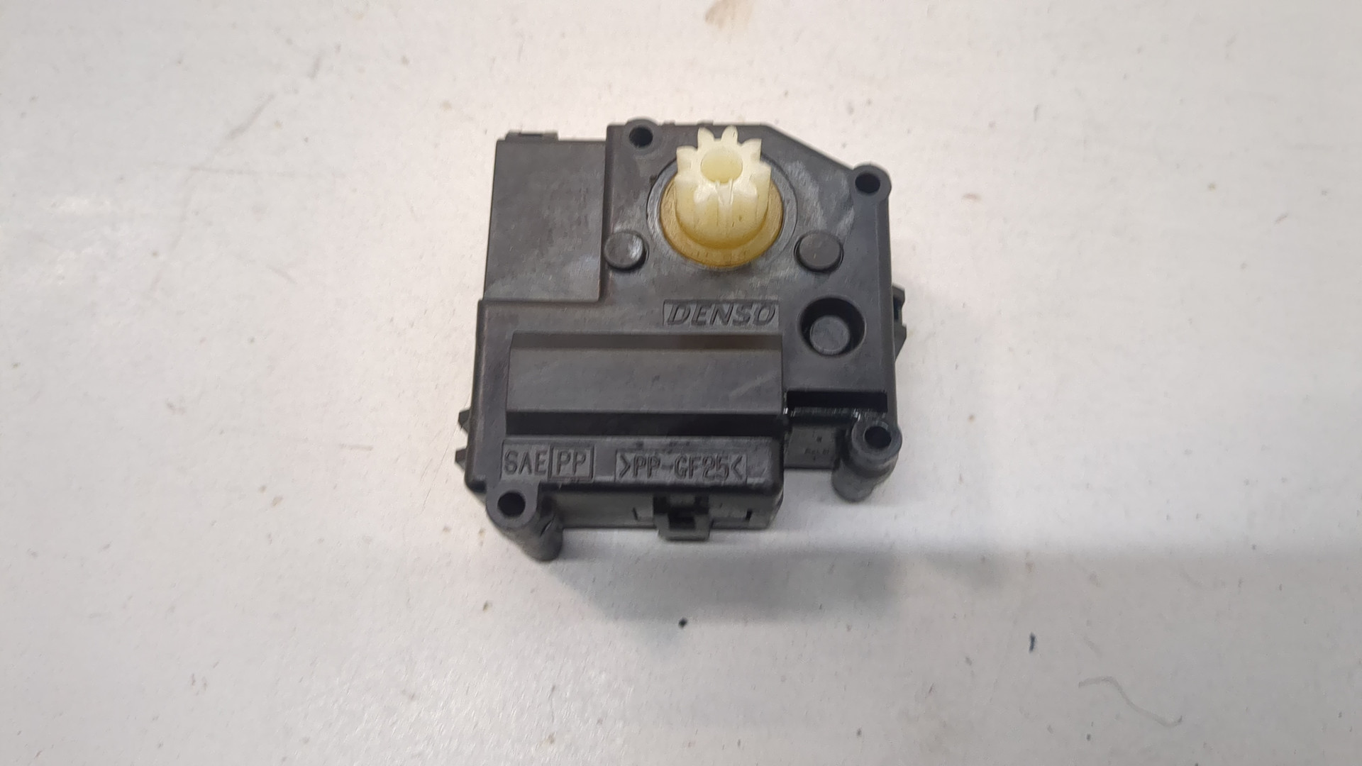 Моторчик заслонки печки