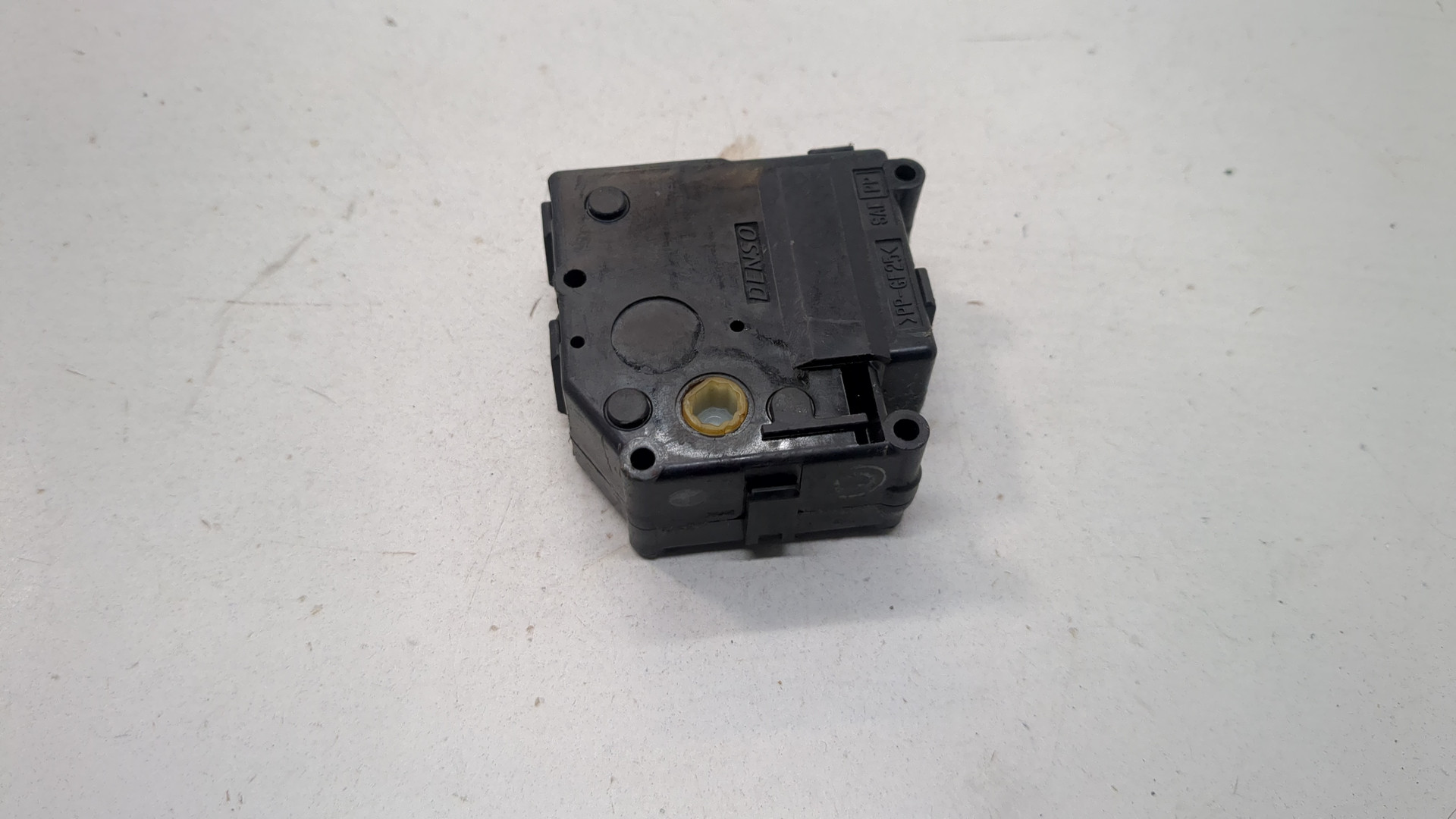 Моторчик заслонки печки