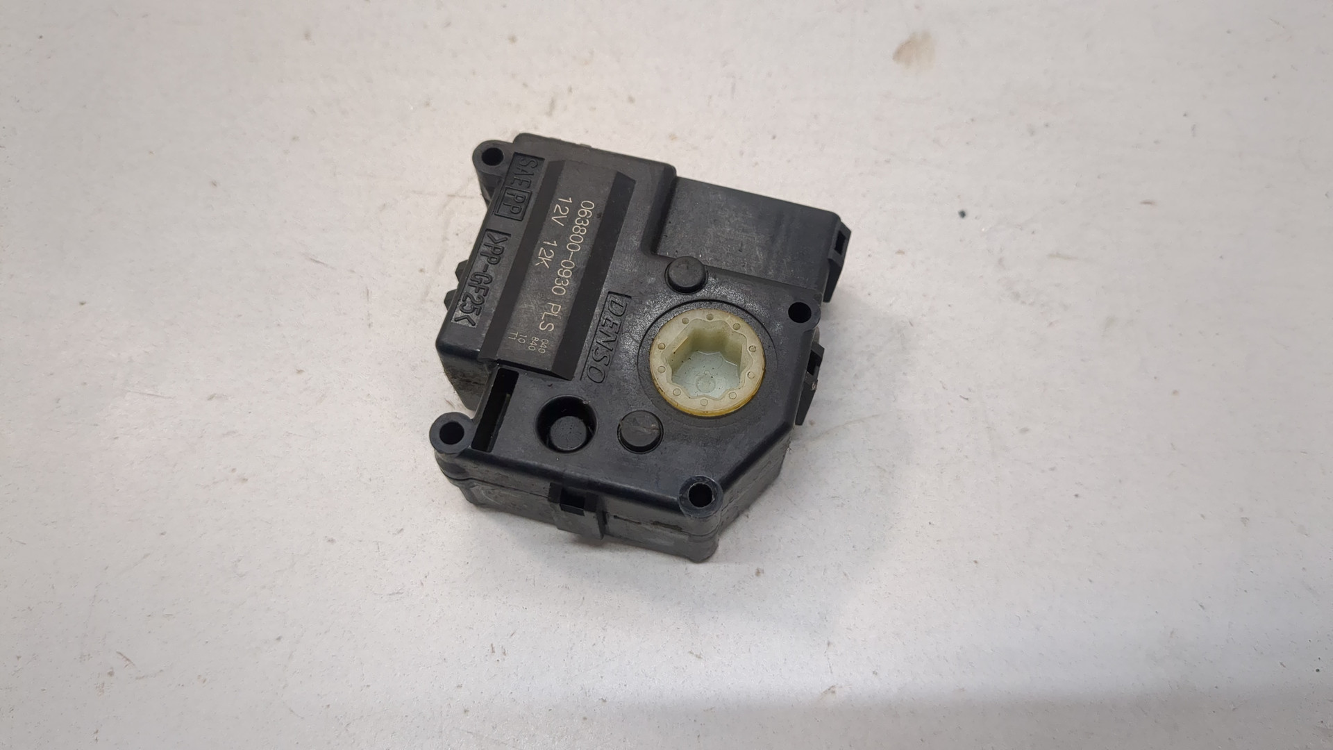 Моторчик заслонки печки