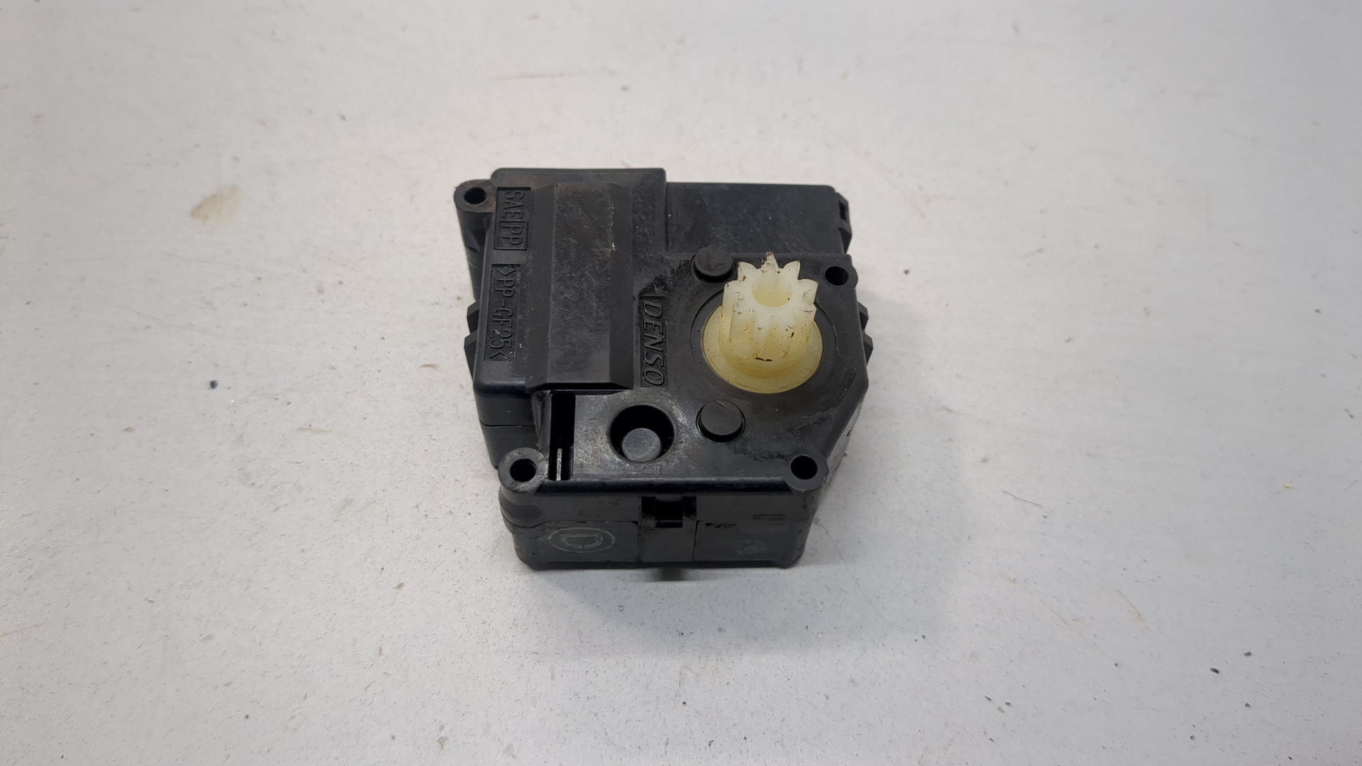 Моторчик заслонки печки