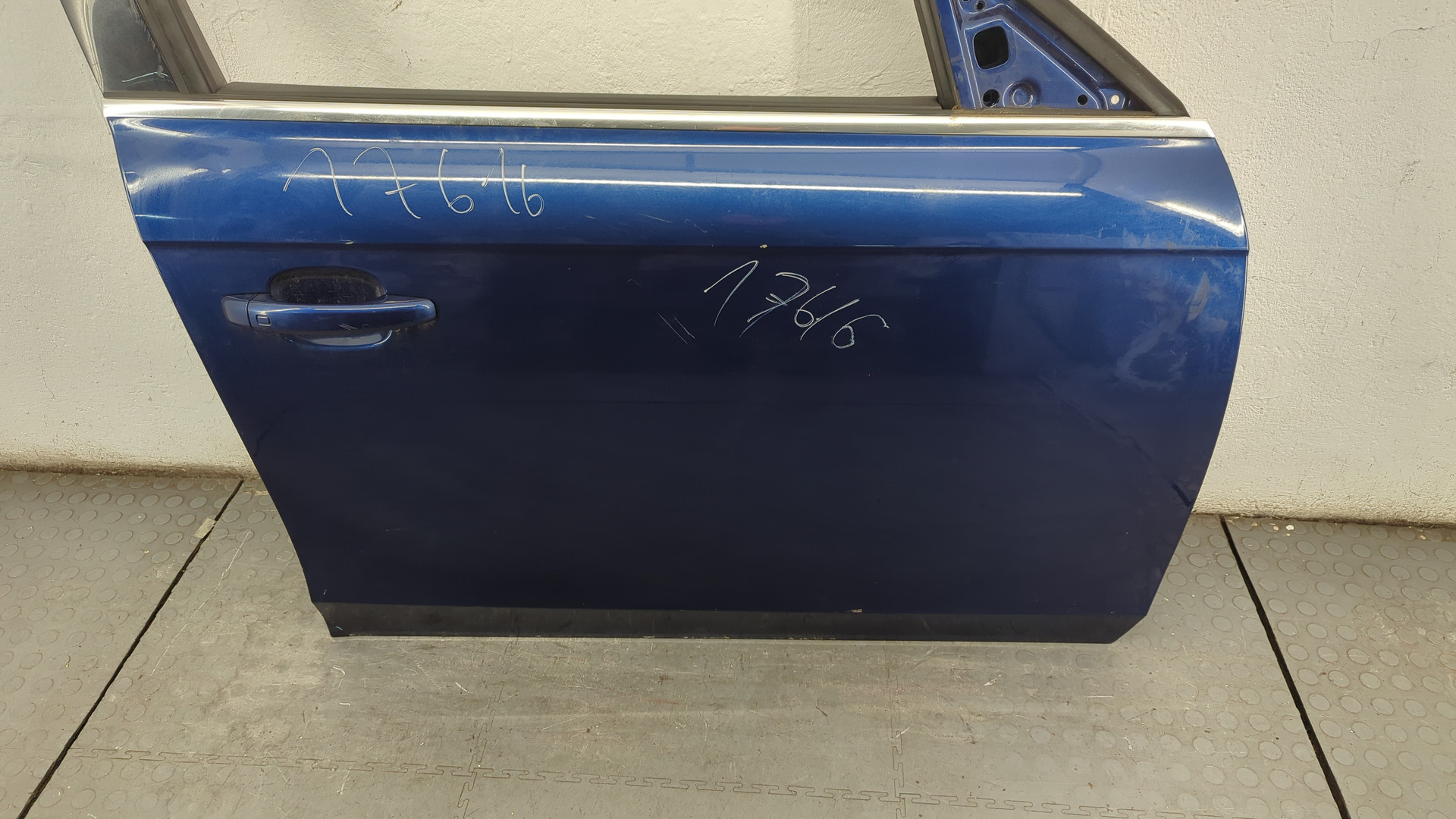 Дверь передняя правая