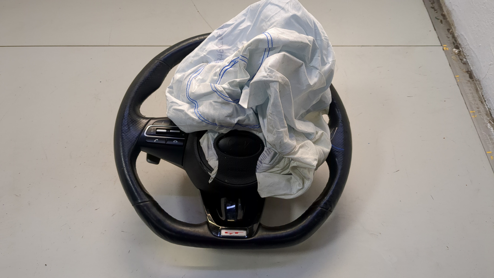 Рулевое колесо (руль)