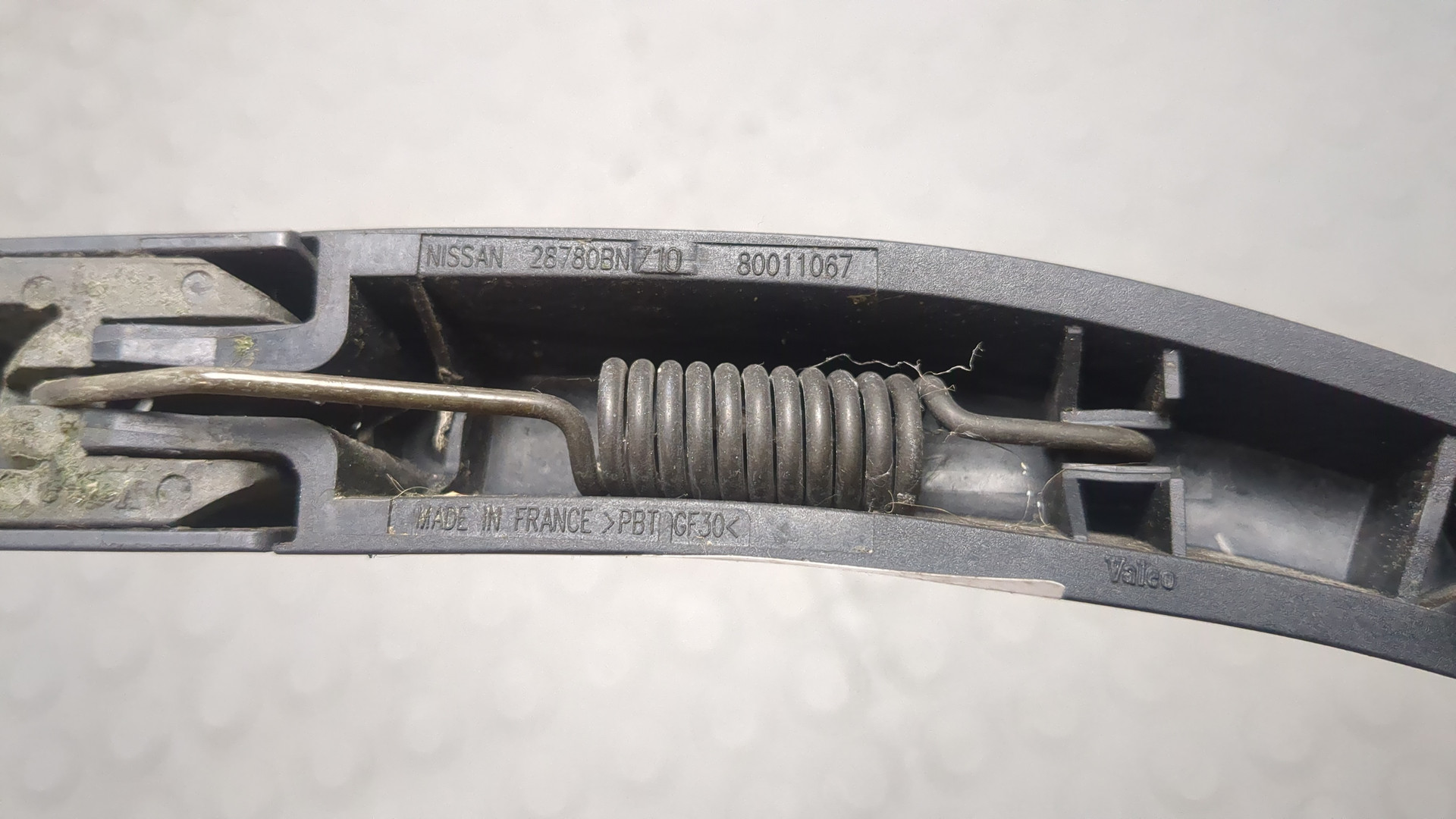 Поводок стеклоочистителя заднего