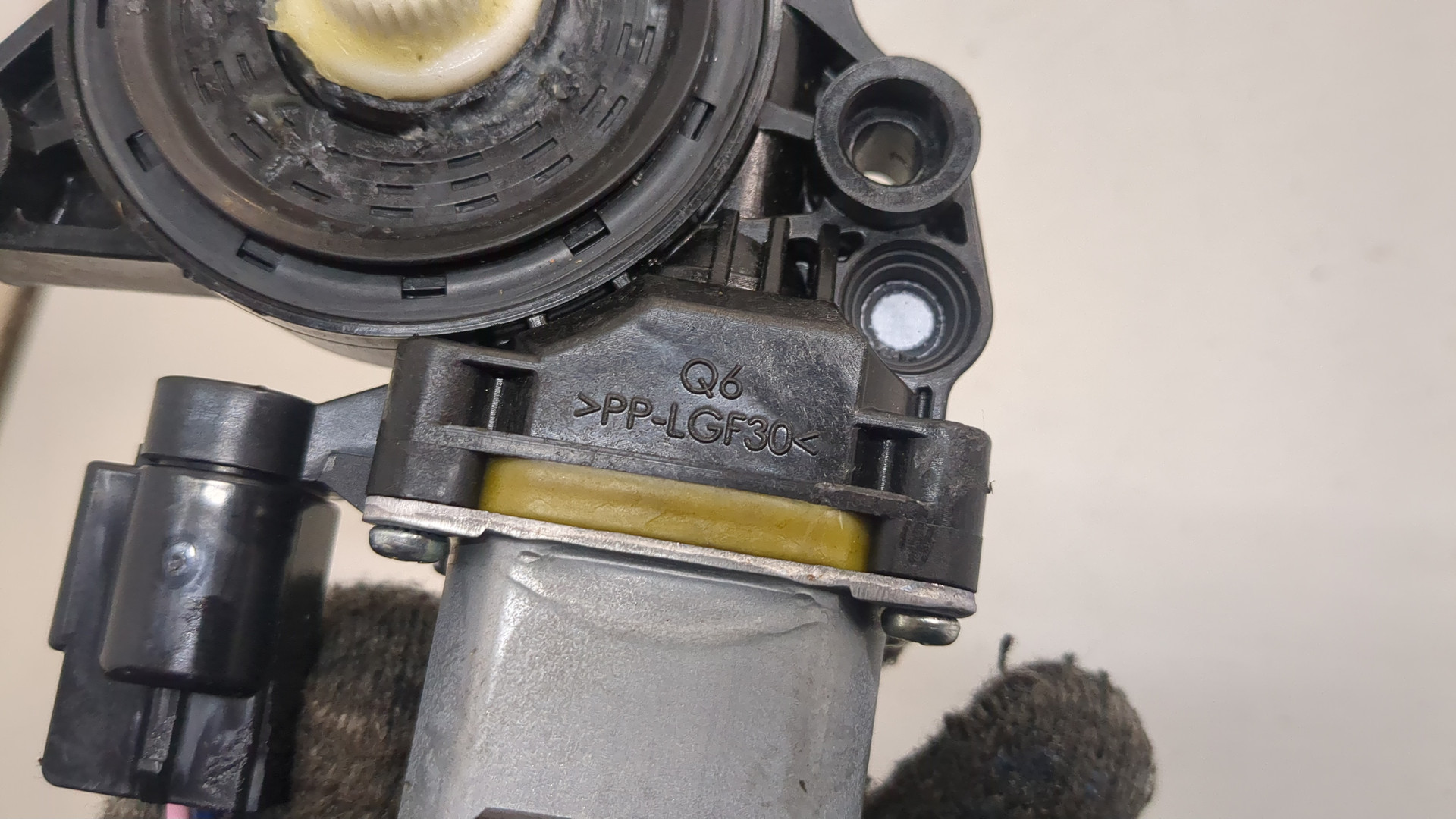 Моторчик стеклоподъемника