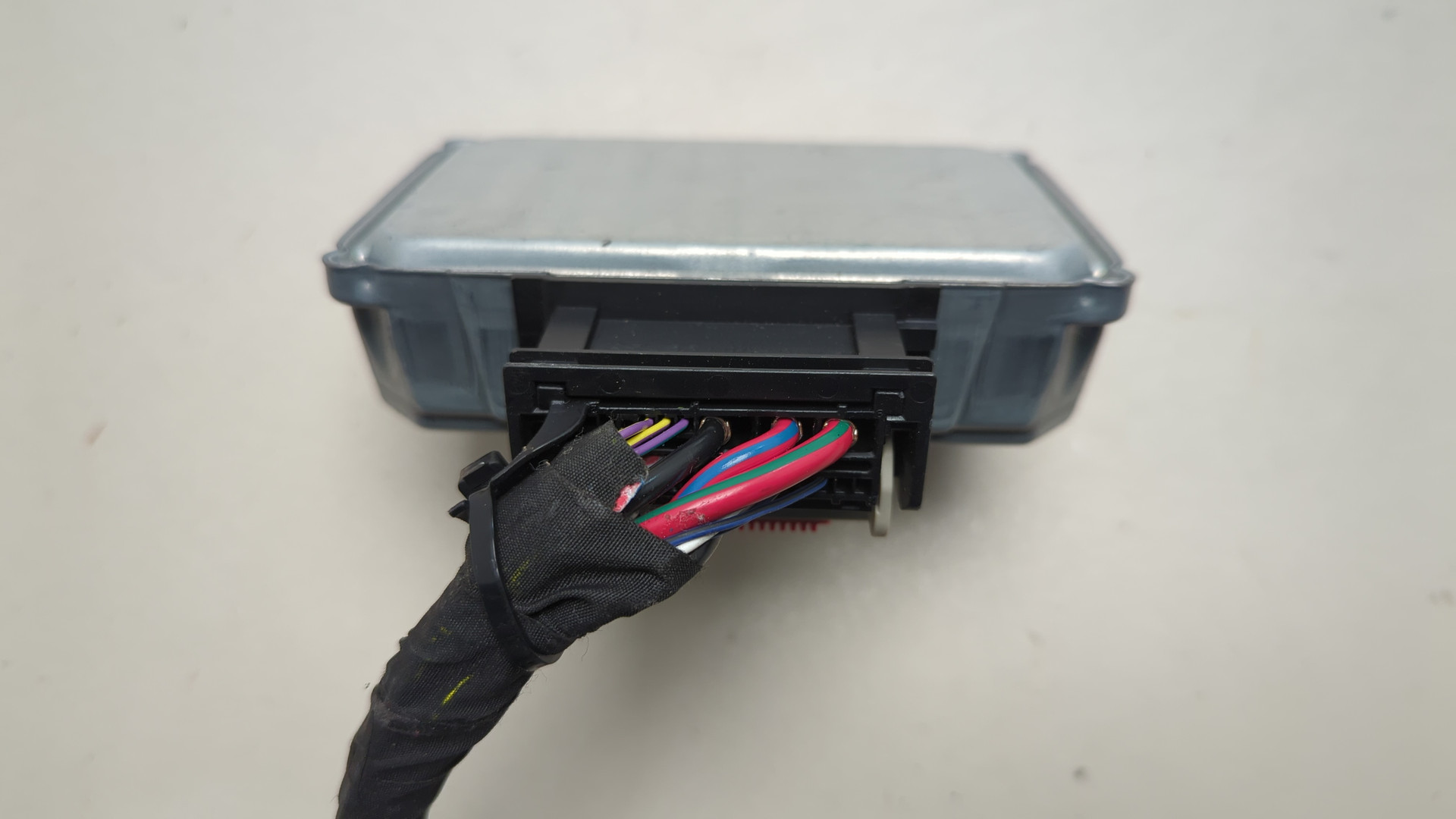 Преобразователь напряжения (адаптер)