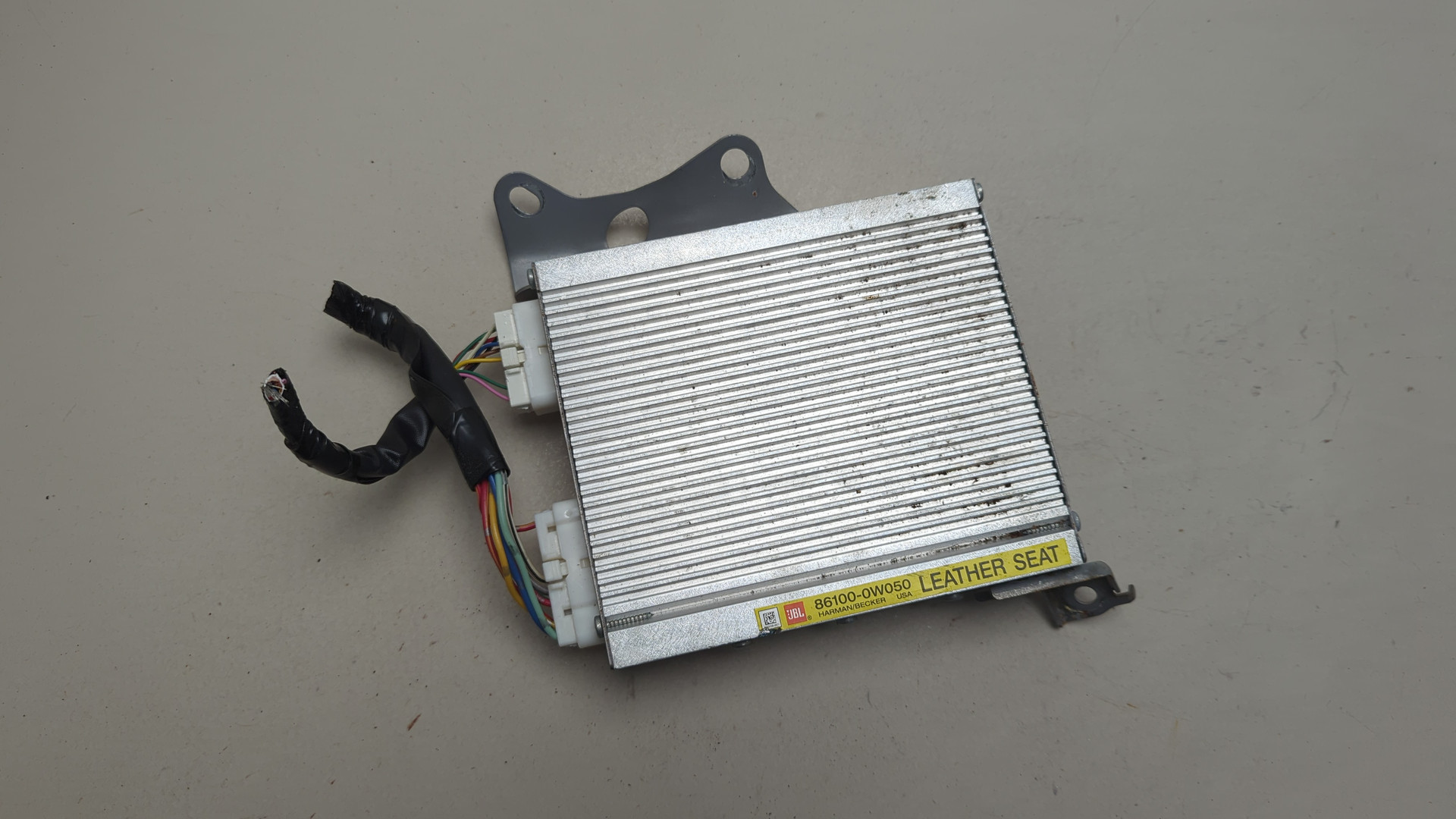 Усилитель акустической системы