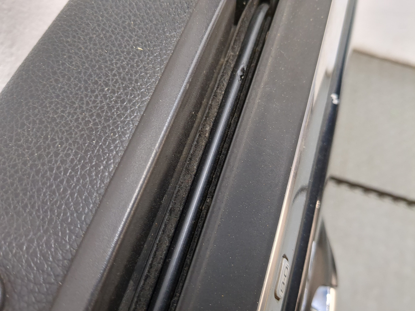 Дверь передняя левая