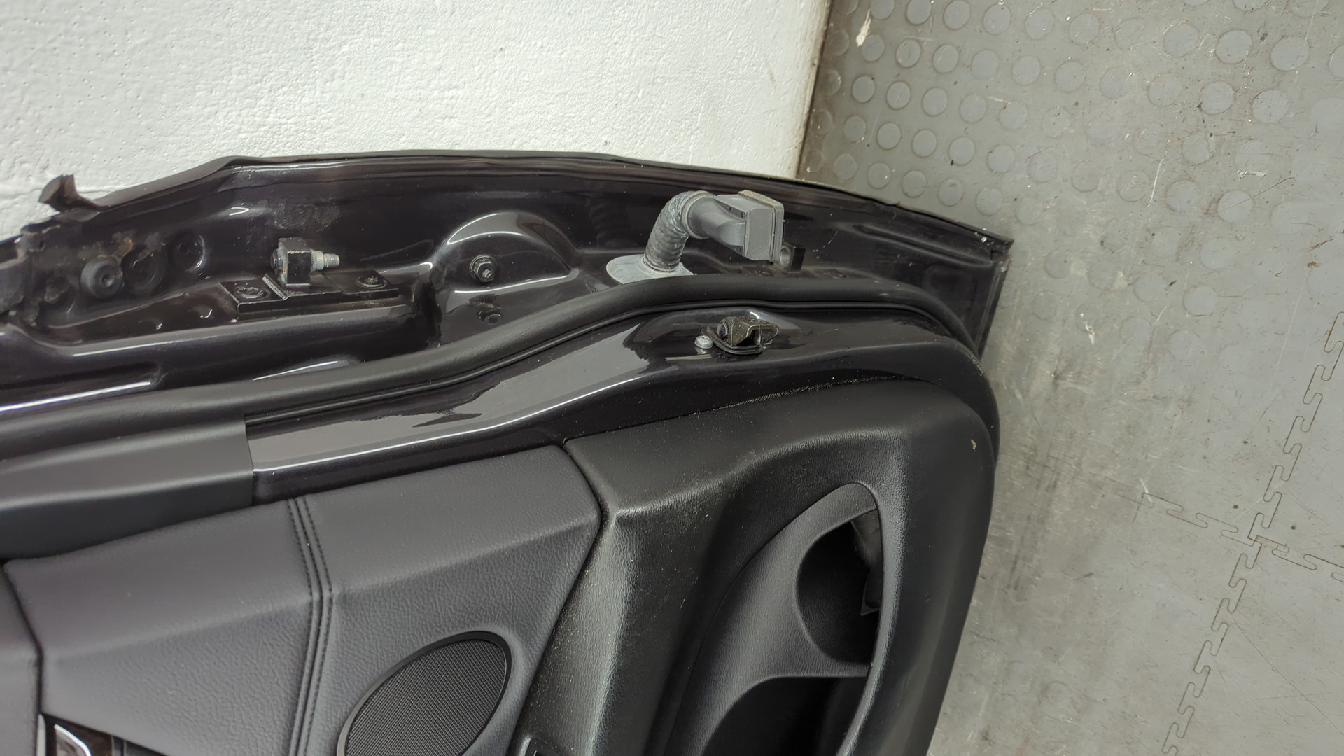 Дверь задняя левая