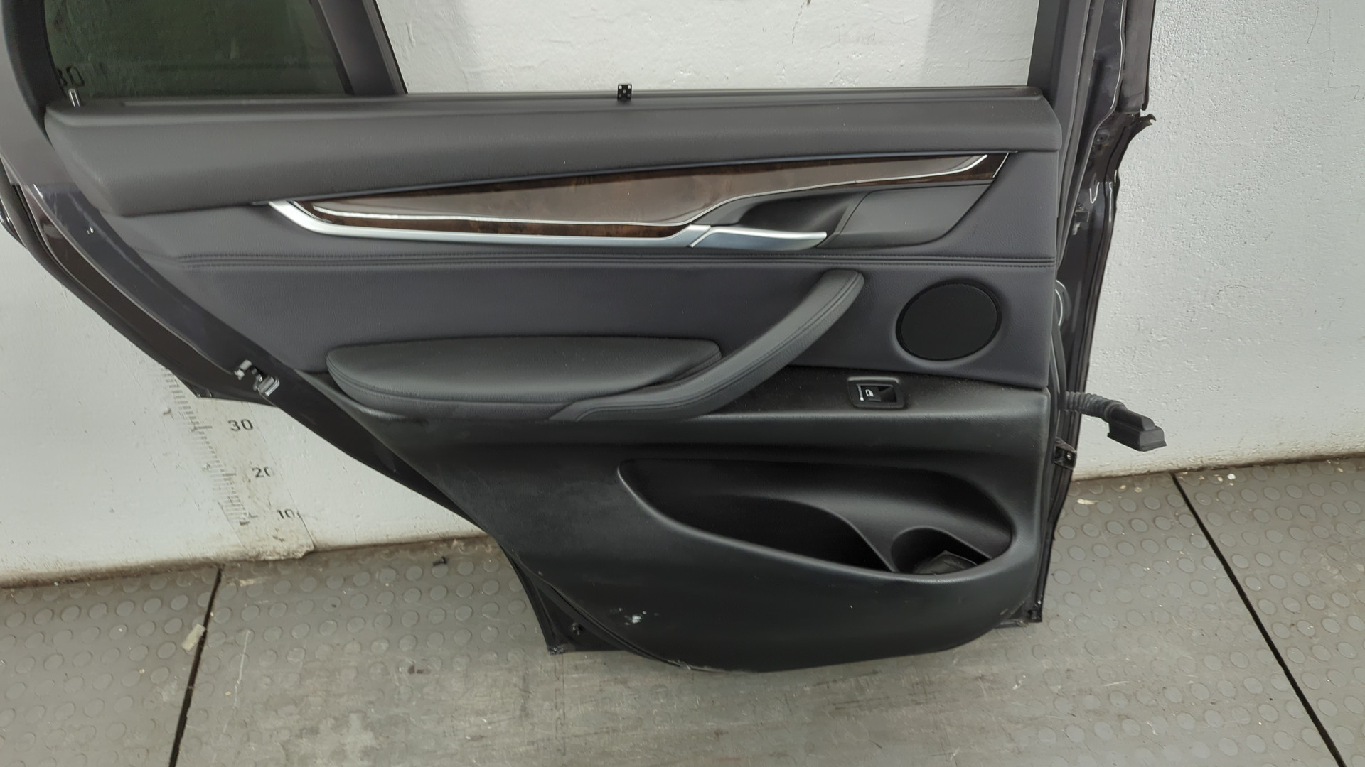 Дверь задняя левая