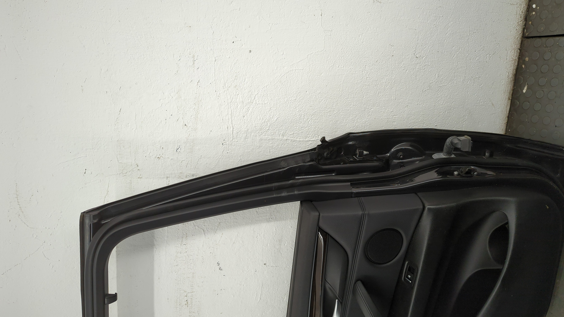 Дверь задняя левая