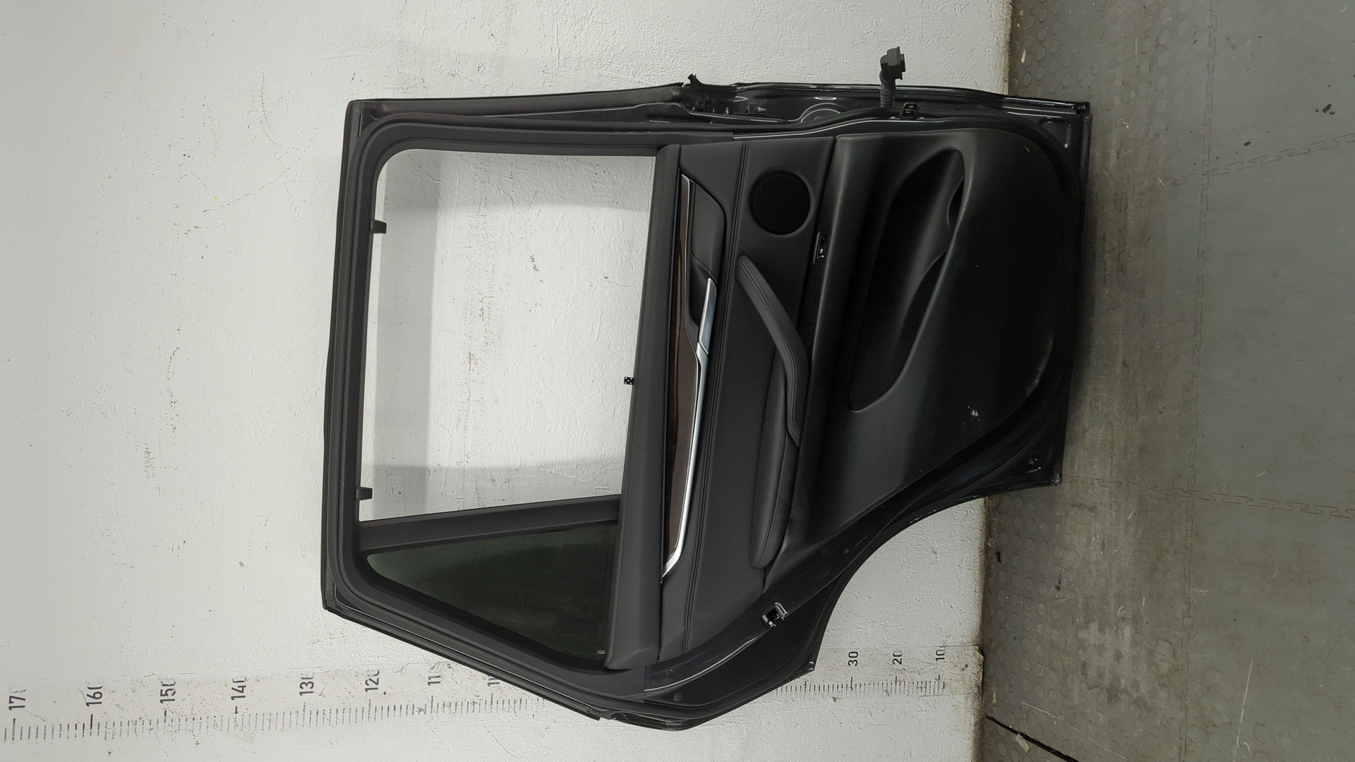 Дверь задняя левая