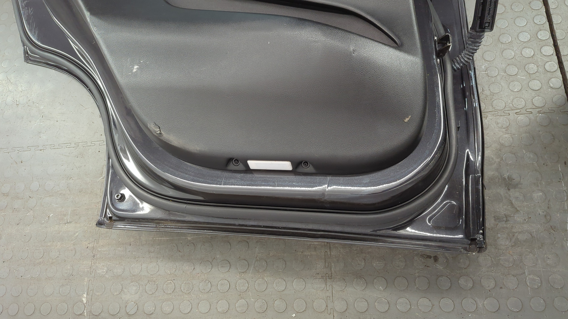 Дверь задняя левая