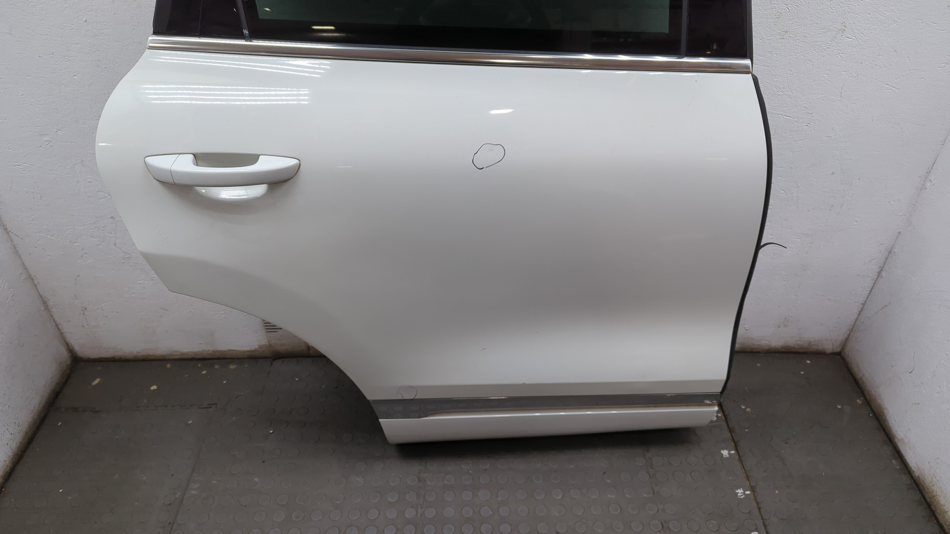 Дверь задняя правая