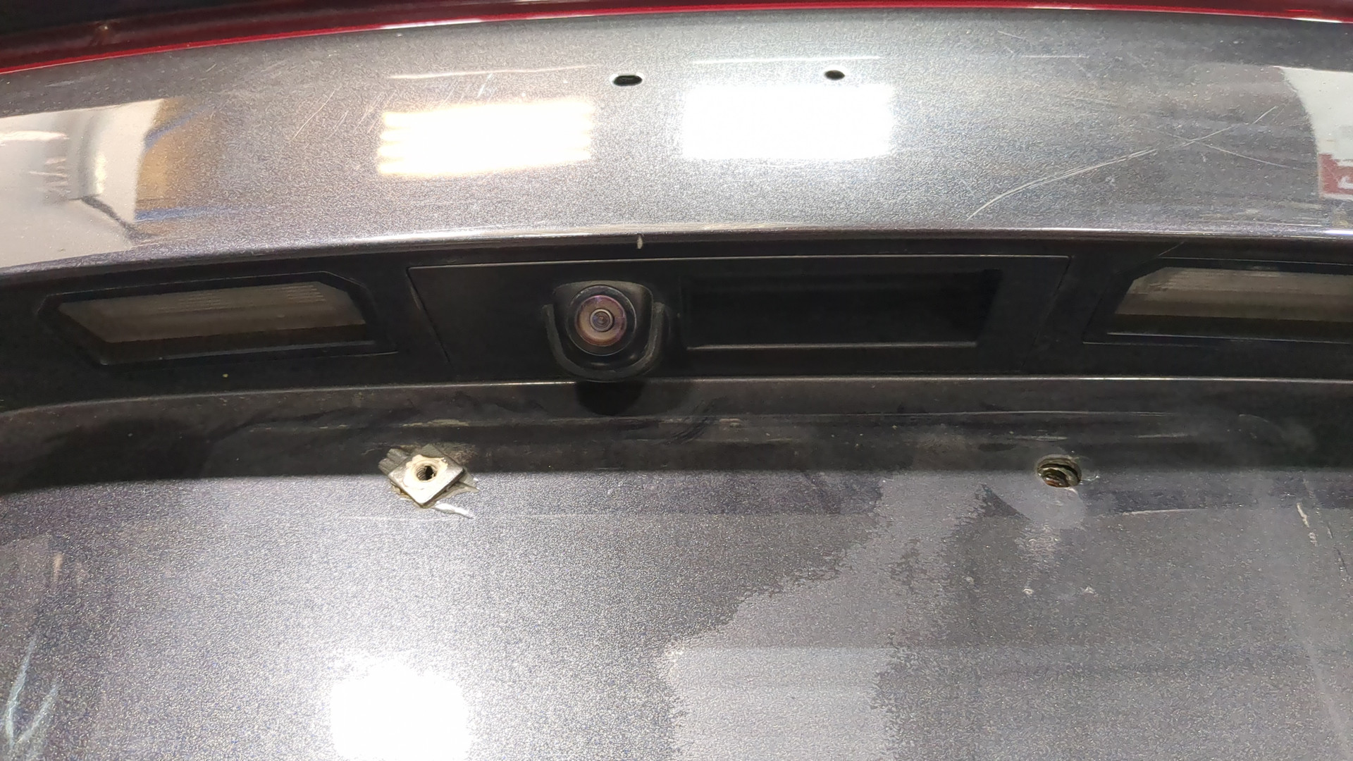 Дверь багажника