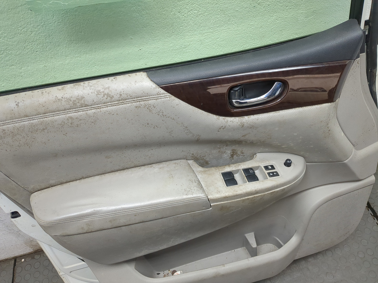 Дверь передняя левая