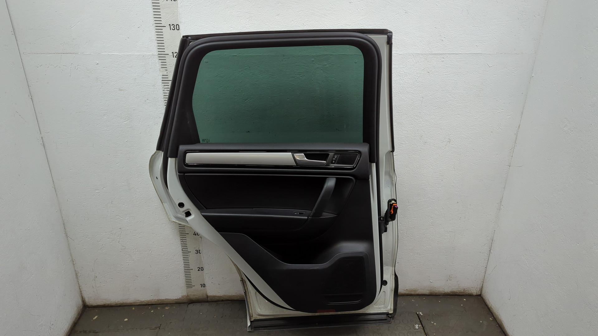 Дверь задняя левая