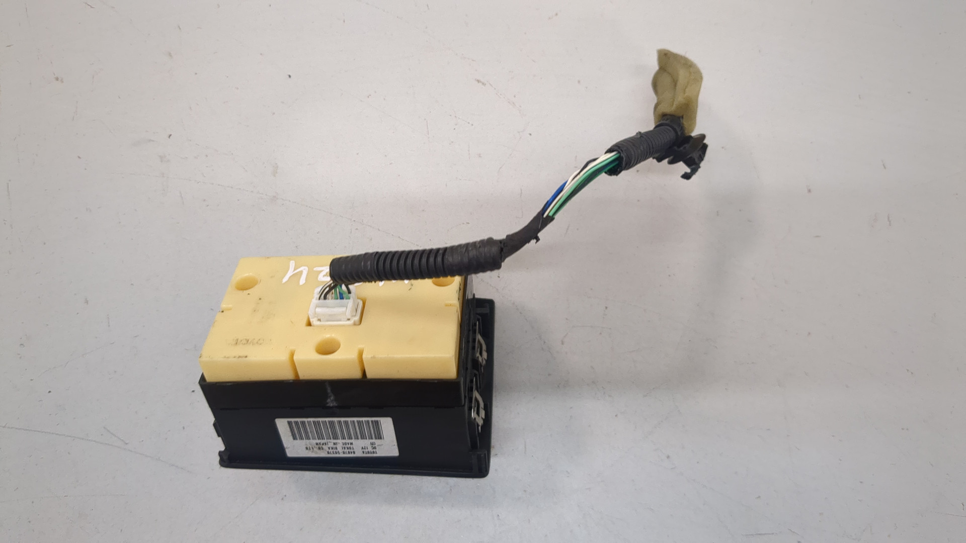 Кнопка регулировки зеркала