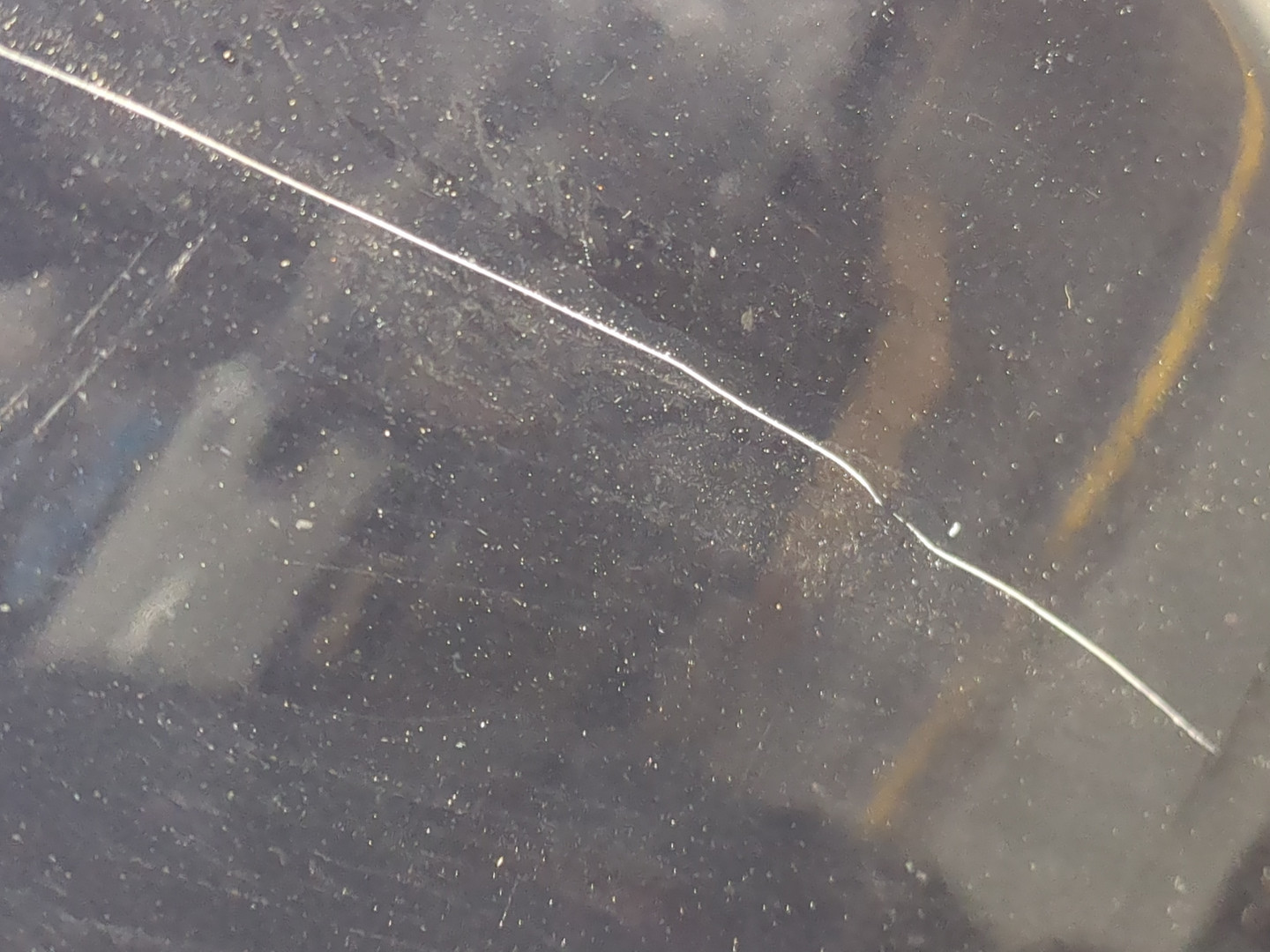 Крыло переднее правое