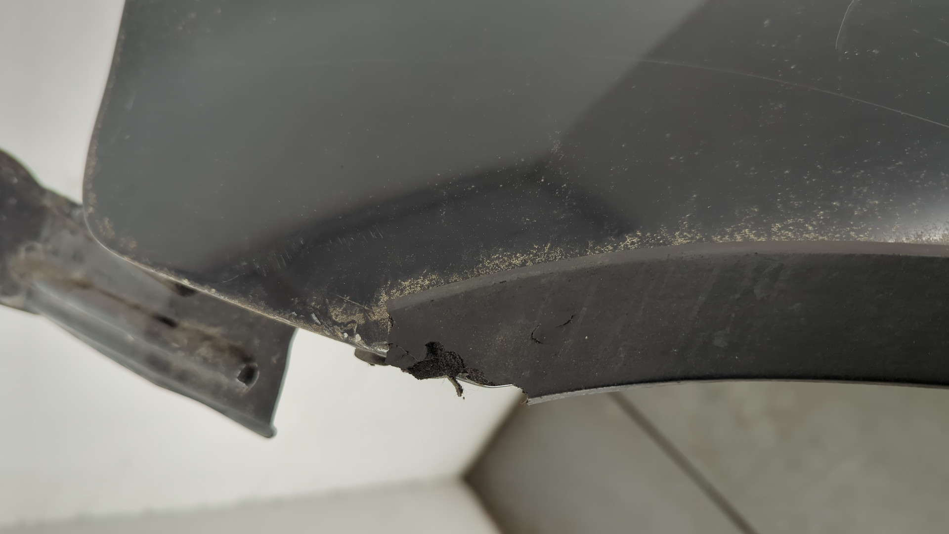 Крыло переднее левое