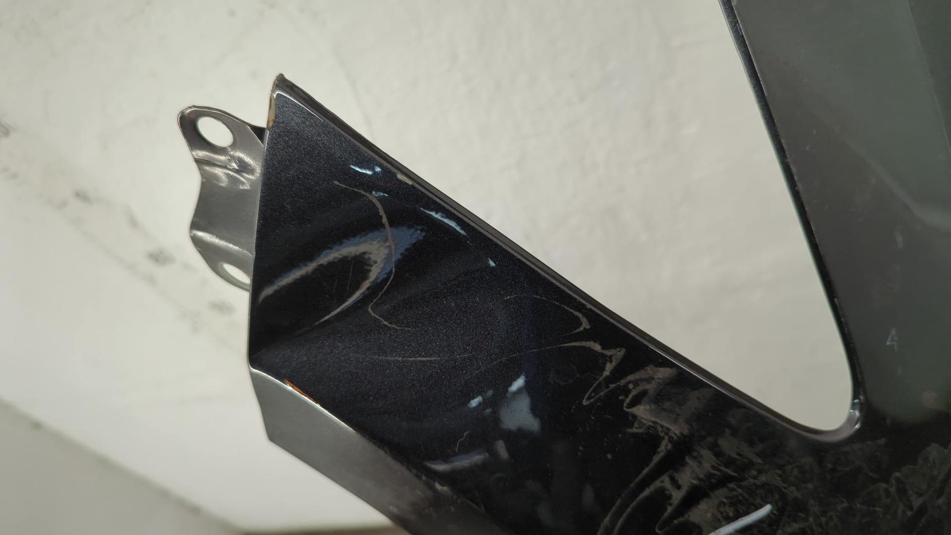 Крыло переднее левое