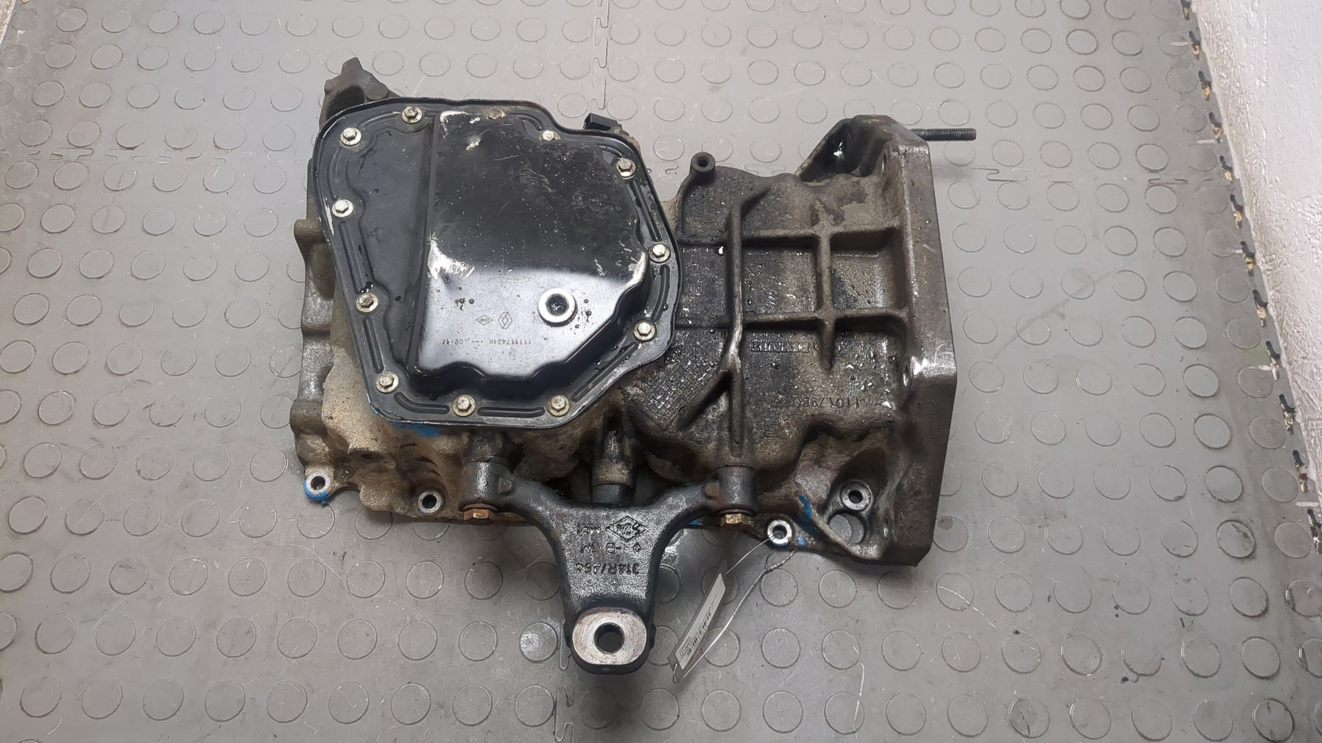 Поддон масляный двигателя (картер)