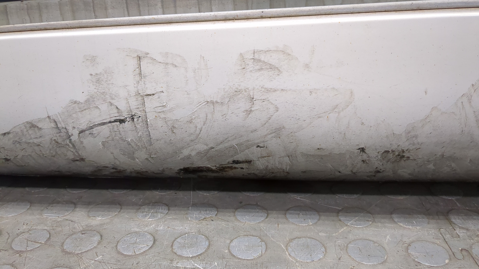 Дверь передняя левая