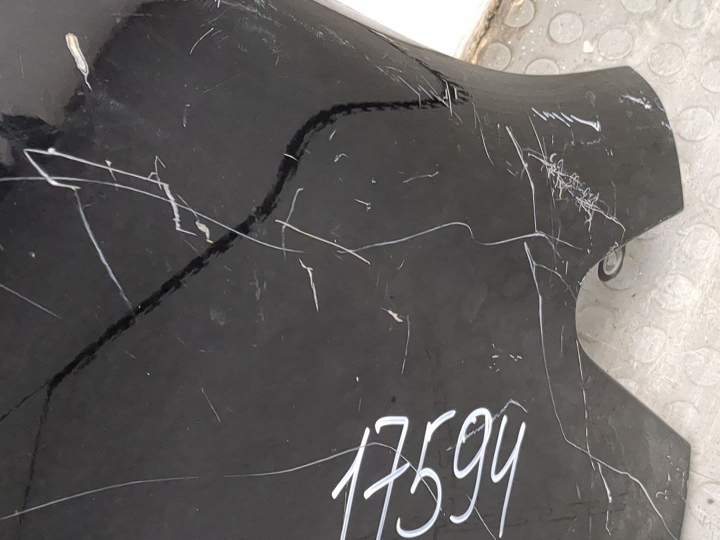 Крыло переднее левое