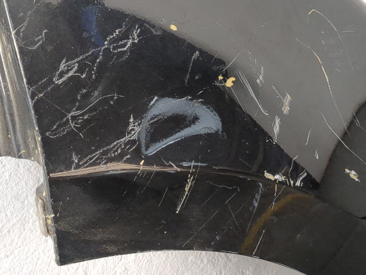 Крыло переднее левое