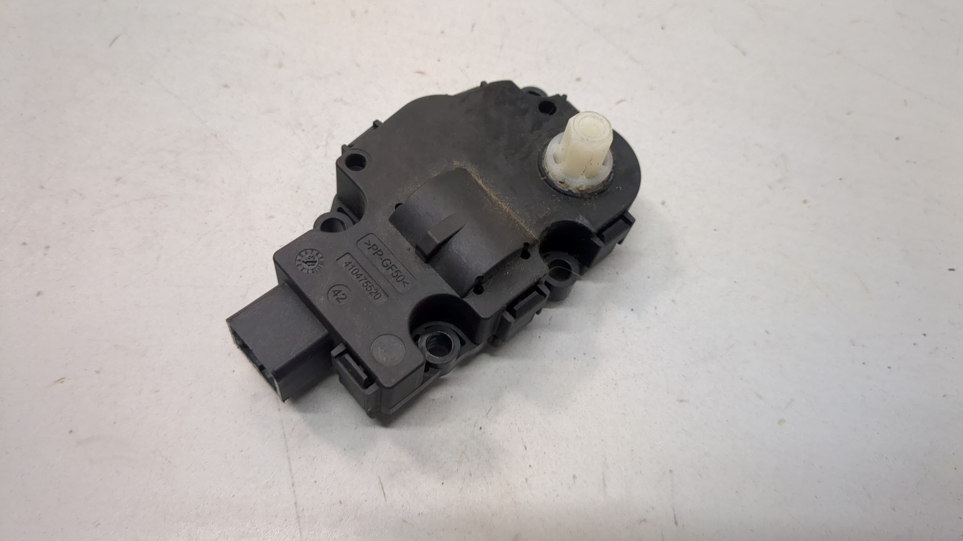 Моторчик заслонки печки