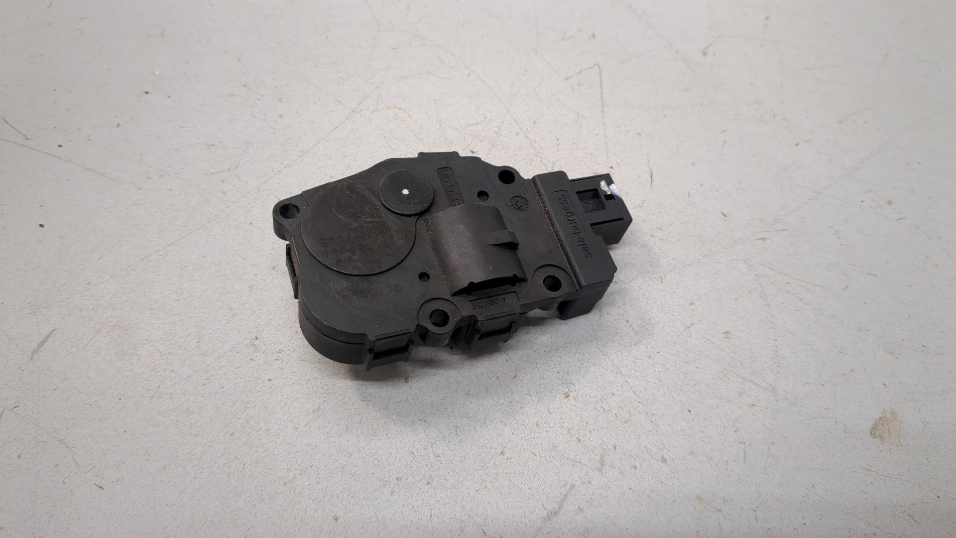 Моторчик заслонки печки