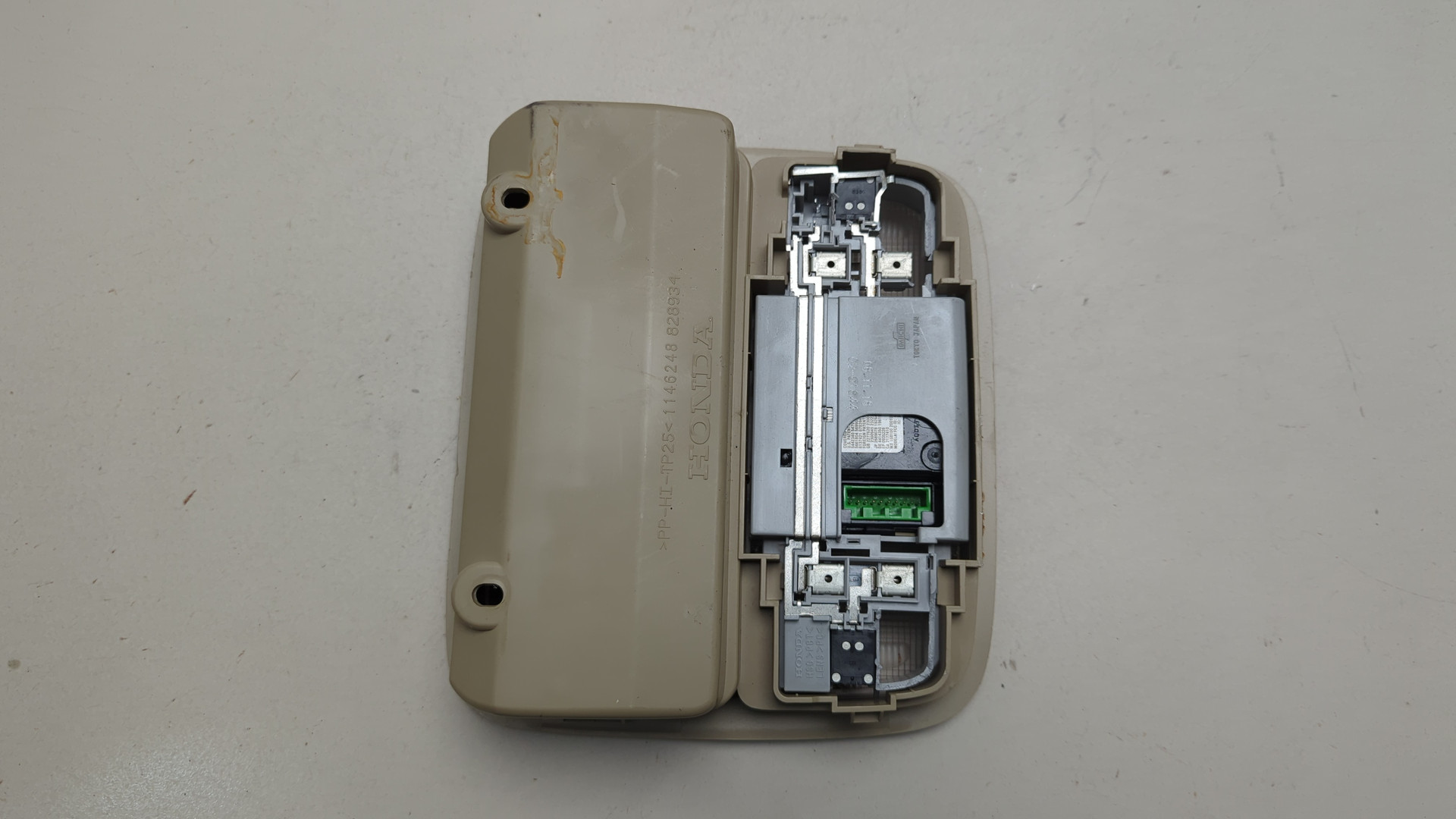 Плафон салонный