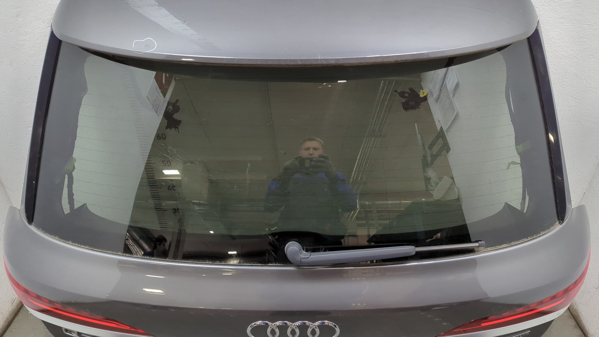 Дверь багажника